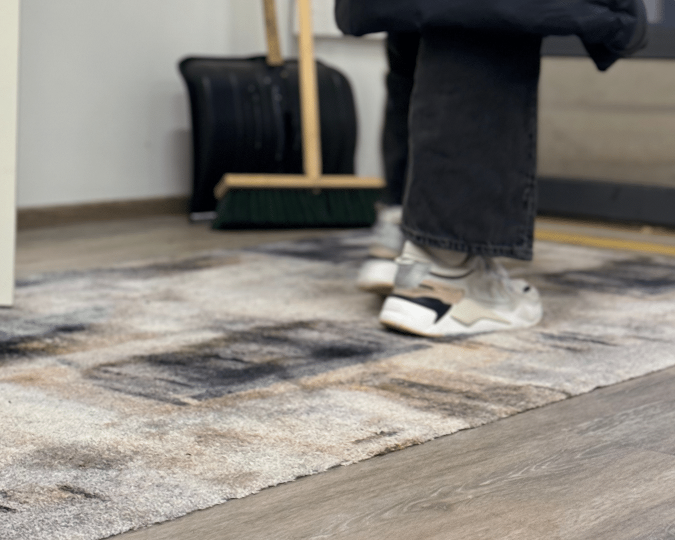 Kuramatto – tyylikäs ja käytännöllinen koko kodin kuransieppari