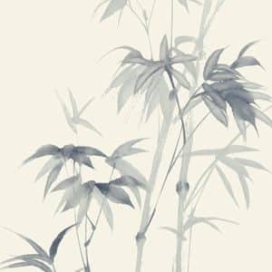 Crush Motion Bamboo whisper 63479 yksipaneelinen valokuvatapetti, jossa vaalea beigellä pohjalla sinisen sävyisiä bambukuviointeja