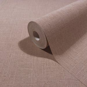 Boho roosa pellavakuvioinen tapetti 35767 on tyylikäs ja helppohoitoinen vinyylipintainen kuitutapetti, joka tuo kotiisi luonnollisen pellavan ilmeen