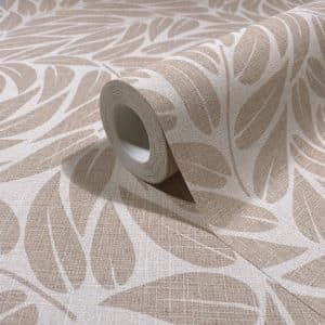 Boho lämmin beige skandi lehtitapetti 35796 on tyylikäs ja helppohoitoinen vinyylipintainen kuitutapetti, joka tuo kotiisi luonnollisen pellavan ilmeen ja ripauksen pohjoismaista elämäntyyliä. Tämä tapetti yhdistää kestävyyden ja kauneuden! Täydellinen valinta moderniin ja luonnonläheiseen sisustukseen. Pellavakuvioinen tapetti on juuri sellaisena kuin haluat. Hienostuneen viileä kosketus ja näyttävä, raskas laskeutuvuus tekevät siitä ajattoman valinnan. Yksinkertainen, mutta voimakas ja joskus jopa rauhoittava ankkuri sisustuksessa. Lämpimissä sävyissä se huokuu maanläheistä harmoniaa, vaaleissa sävyissä raikasta selkeyttä. Pellava, joka viimeistelee tilan tyylillä ja tunteella. Boho-mallisto huokuu harmoniaa ja se tuo kotiisi boheemin tyylin. Malliston kuosit luovat tilaan rentoutta ja luonnonläheistä tunnelmaa. Boho Fine linnen by Marburg Wallcoverings -mallisto yhdistää pehmeät luonnonmateriaalit, lämpimät sävyt ja kerrokselliset tekstuurit, jotka luovat kodikkaan ja persoonallisen ilmeen. Jokainen yksityiskohta on suunniteltu tuomaan tilaan rauhaa ja luovuutta. Inspiroidu luonnosta, elä vapaasti, sisusta rohkeasti. Boho-mallisto on täydellinen valinta sinulle, joka rakastat yhdistellä värejä, kuvioita ja materiaaleja omannäköiseksi kokonaisuudeksi.